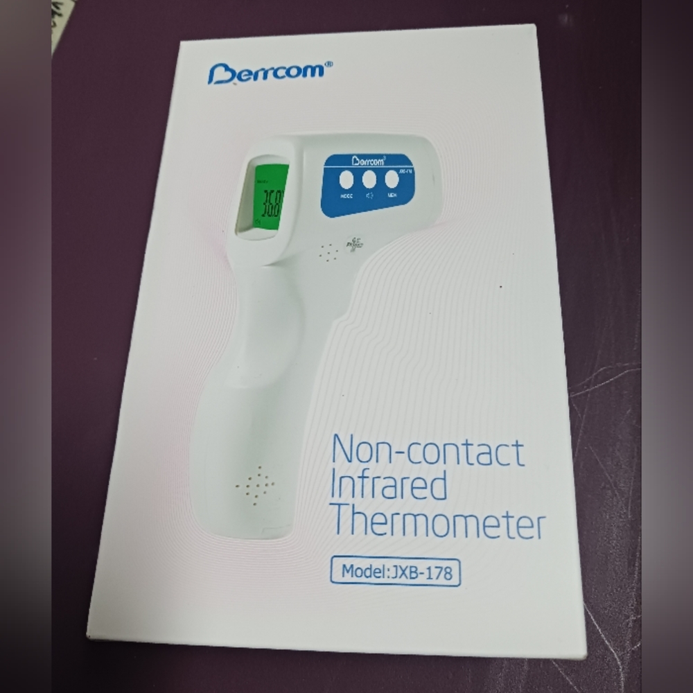 NWT!! BERRCOM Infrared Thermometer